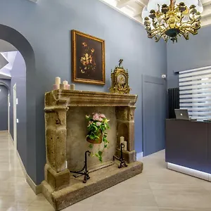 2* Πανσιόν Gcf Luxury Suites,